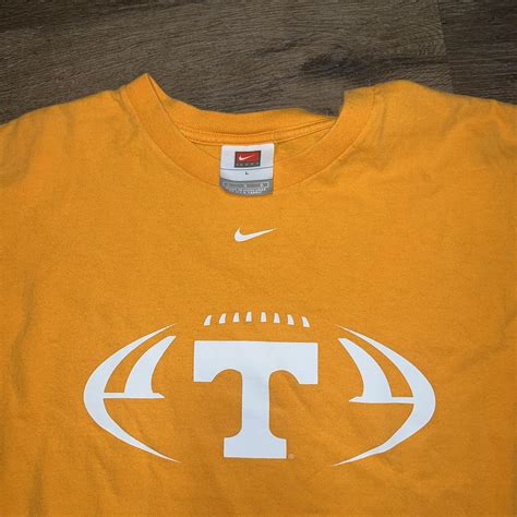 Vintage Nike Center Swoosh Tennessee Football T-shirt - Depop