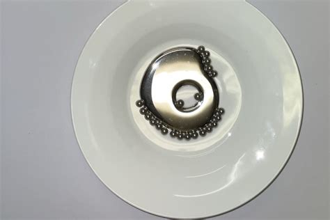 Newly Discovered 'Hybrid' Phase of Matter Blurs the Line Between Solid ...