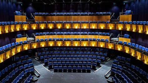 Theatre 的图像结果