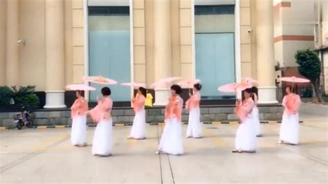 广场舞《江南梦》最好看的伞舞版本,舞蹈,广场舞,好看视频