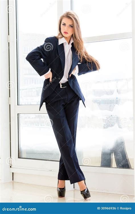 Suit Woman 的图像结果