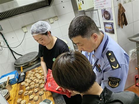 制止餐饮浪费出新招 直播“随机查餐厅”