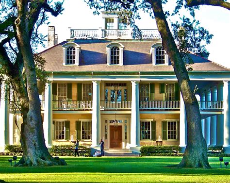 Southern Plantation Style Houses