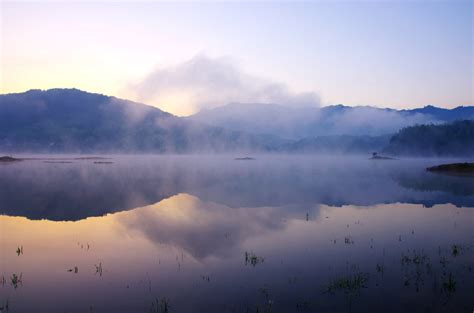 共眠一舸听秋雨，小簟轻衾各自寒。早安|秋雨_新浪新闻