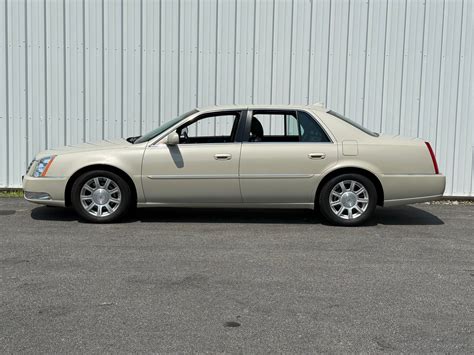 2010 Cadillac DTS | motorlandcars.com