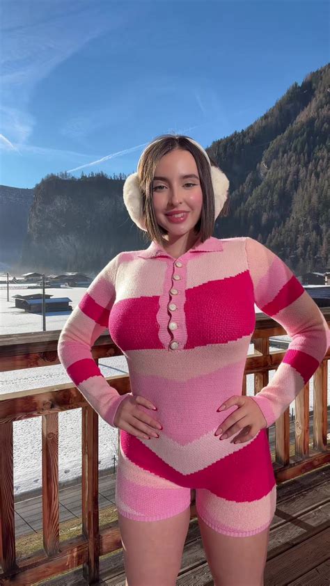 Suzanna Joy (@suzannaenjoy) - Urlebird