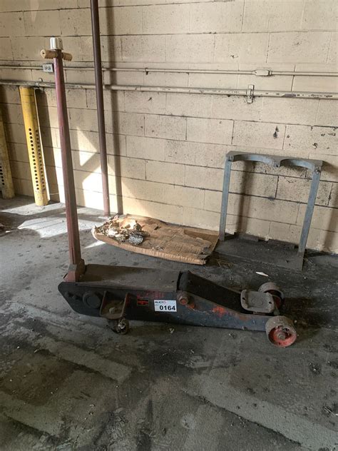 Snap-On Floor Jack For Sale | Aucto