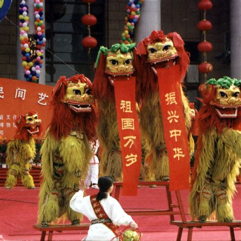 杭州舞狮团队告诉你梅花桩表演的不同_动作_演出_时候