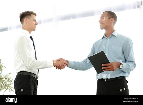 Freidnly Business People 的图像结果