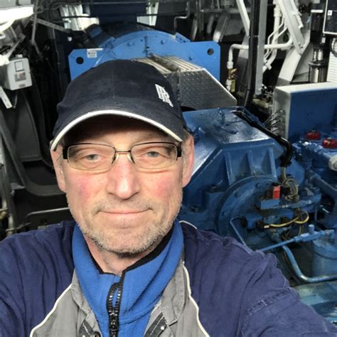 Oyvind - Physics teacher - ₹1802/h