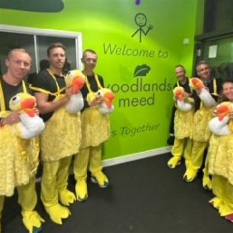 Woodlands Meed - Deputy Head to run London Marathon with six other Emus!