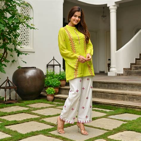 VAANI CO-ORD SET – UrbanStree