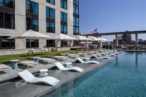 Marriott Dallas Uptown Pool: Pictures & Reviews - Tripadvisor