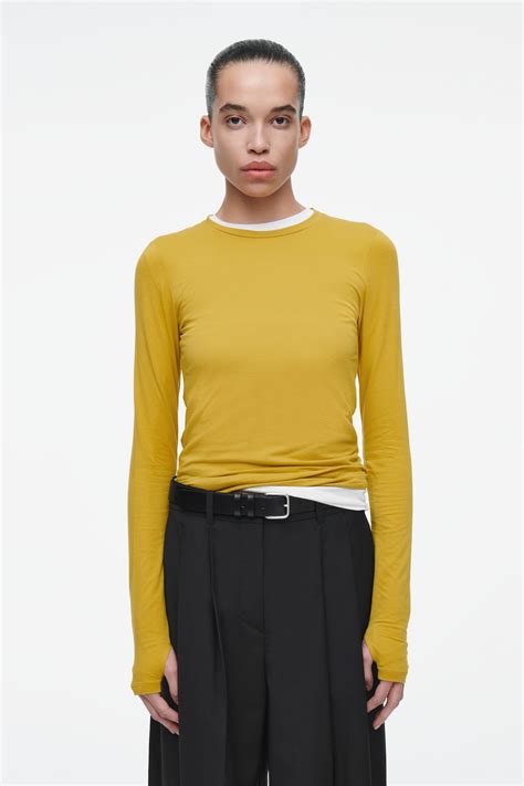SLIM LIGHTWEIGHT LONG-SLEEVED TOP - MUSTARD | COS