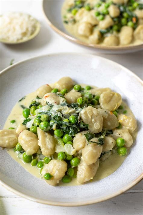 Creamy Gnocchi with Peas | Quick & Easy Recipe | Elle Republic