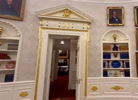 President Trump Oval Office 的图像结果