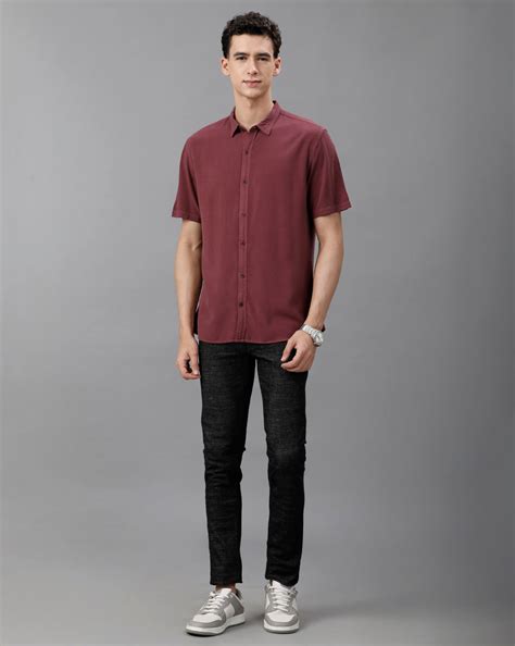 IDENTITI Men Slim Fit Regular Collar Solid Shirt In Onion.