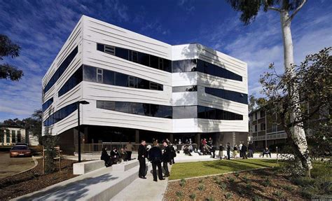 快讯| 澳国立大学2022年入学录取规则大改，不再分轮受理申请 - 兆龙留学