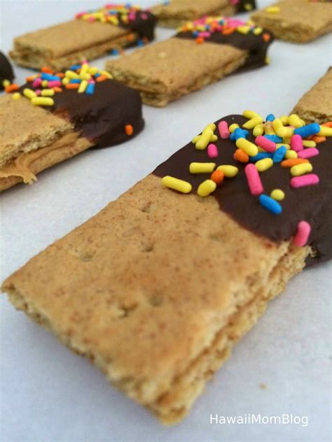 Peanut Butter Jelly Graham Cracker Sandwich Bar From School at James ...