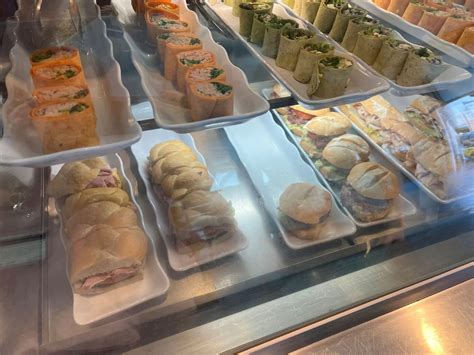 Disney Cruise Line Dining: Disney Magic Restaurants & Menus (and Food ...