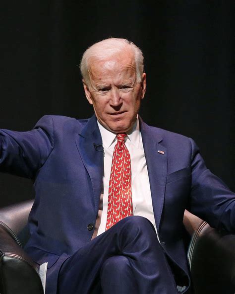 Joe Biden Age / Joe Biden Age - For 76 Year Old Joe Biden Age A Factor As ... - Джозеф робинетт ...