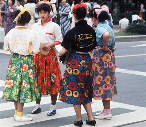 昭和52年東京・原宿に集まる若い女性たち：昭和のファッション 写真特集：時事ドットコム