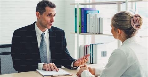 Interviewer Interviewee 的图像结果