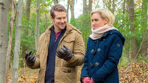 Hallmark Christmas movie: 'Romance at Reindeer Lodge' set in Jamaica, VT