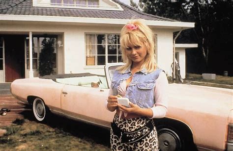 Huub Stapel, Tatjana Šimi? en Nelly Frijda zijn terug in Flodder in ...