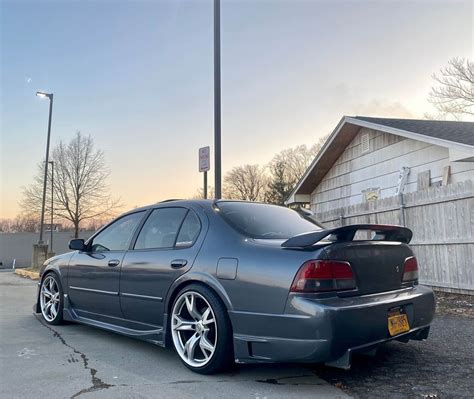Christopher Cruz's 1999 Cammed VQ35DE 5-Speed 4thgen Nissan Maxima