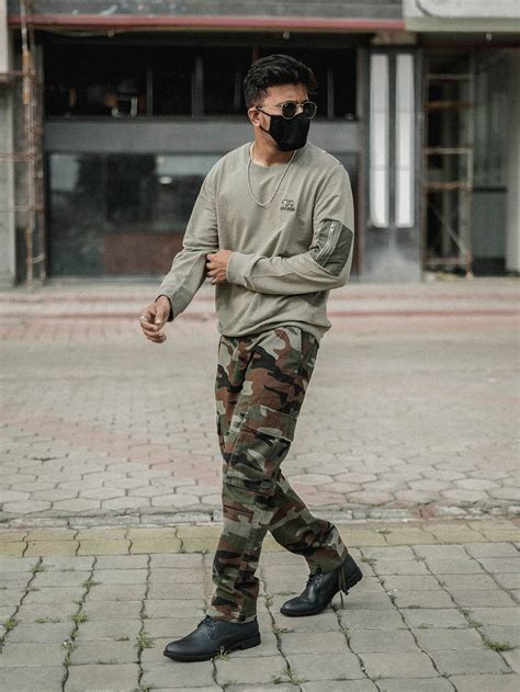 T-Base Men Camouflage Printed Cotton Easy Wash Mid-Rise Cargos Trouser ...