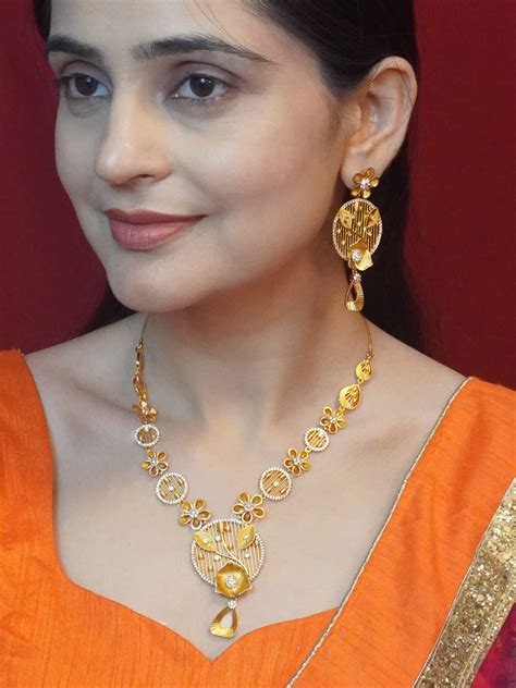 Buy Latest AD Necklace Set and Traditional Necklace Set Online at Niscka