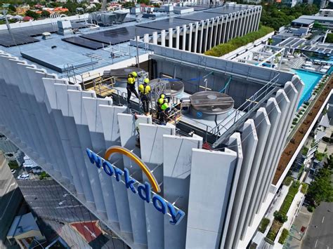 High Level Building Signage 的图像结果