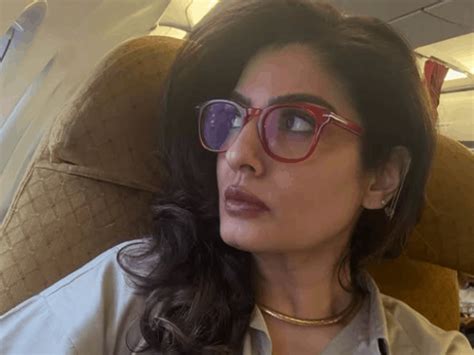 Raveena Tandon boards Air India flight after Ahmedabad plane crash ...