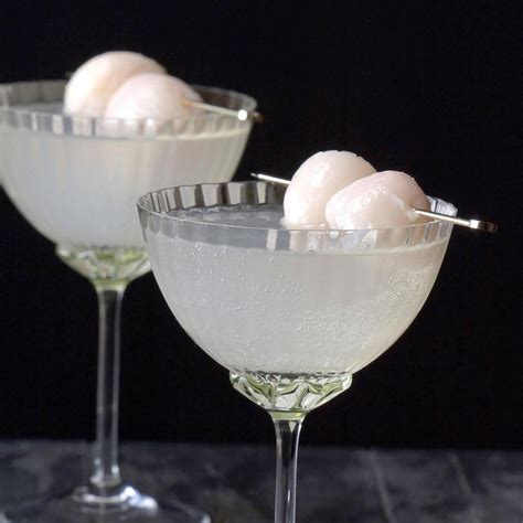 Lychee Martini Recipe: How to Make It