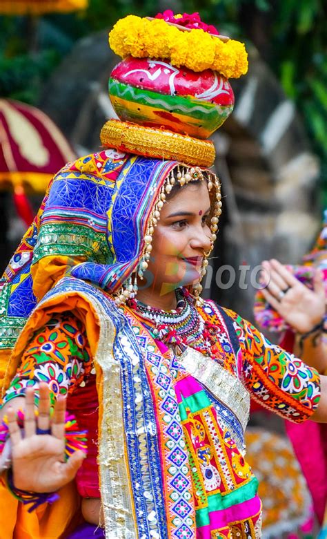 Artists rehearse Garba ahead of Navratri