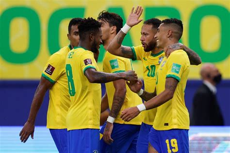 世预赛南美区综述：内马尔独造4球，巴西4-1大胜乌拉圭；阿根廷1球小胜秘鲁_足球综合_雷速体育