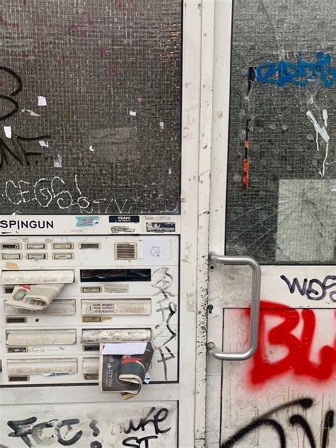 Pin di bskttrbl su street art