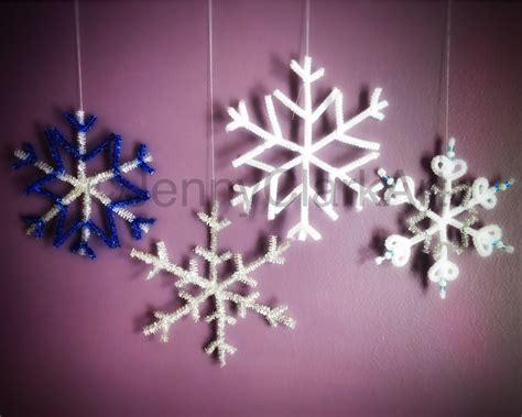 Pipe Cleaner Snowflakes - Michigan Mama News