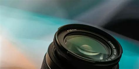 What is average age of cars in India?