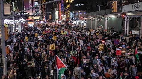 Protests Calling for Israel-Hamas Cease-Fire Shut Down Midtown ...