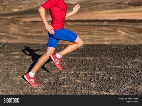 Male Runner Running 的图像结果