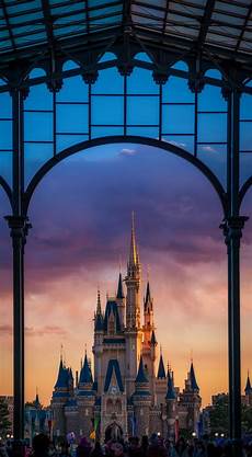 Disney Iphone Wallpaper by Free Disney Iphone Wallpapers Disney Tourist Disney Iphone Wallpaper