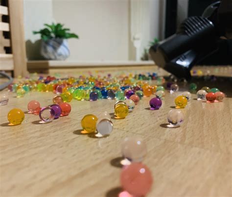 Exploding a Stress Ball 的图像结果