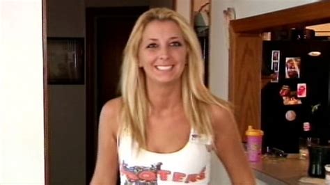 Hooters Girl Too Fat? | Fox News Video