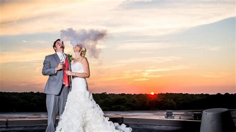 Vaping Wedding Photos, The Hottest And Weirdest Wedding Trend - StarBiz.com
