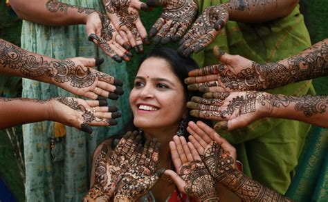 Ruchi Mehndi Artist &bridal Package - Mehndi Artist in Lucknow