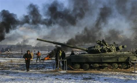 俄军攻势“过于凶猛”，3000多名乌军举手投降，战局开始一边倒_凤凰网视频_凤凰网