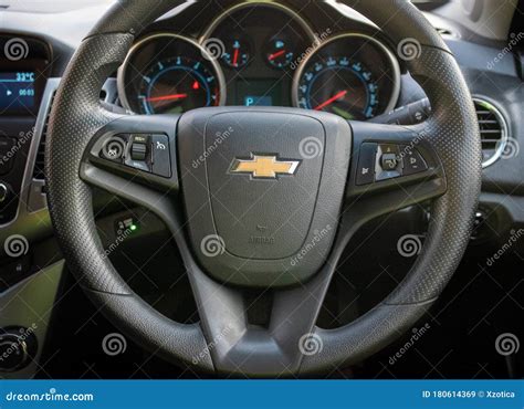 Straight Position of Chevrolet Steering Wheel on the Driver Seat of Chevrolet Cruise 2015 ...