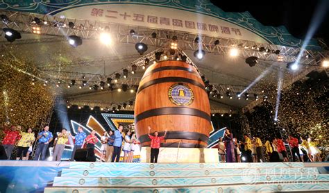 青岛海上啤酒节盛大开幕 超大啤酒桶惊艳亮相西海岸_频道_凤凰网